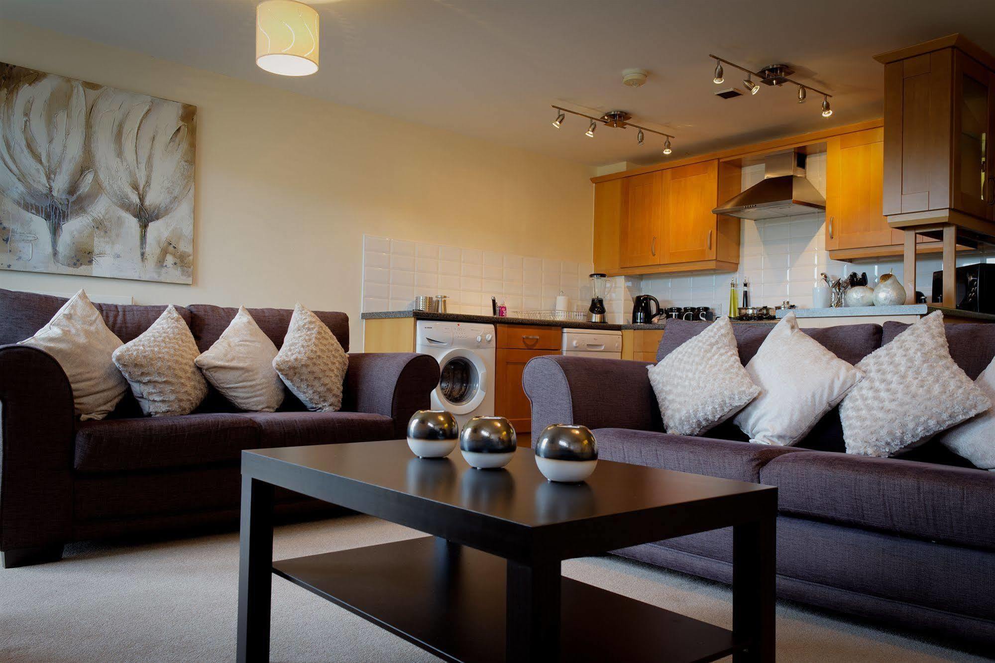 The Lindley Suite - Simple2Let Serviced Apartments Huddersfield Exterior photo